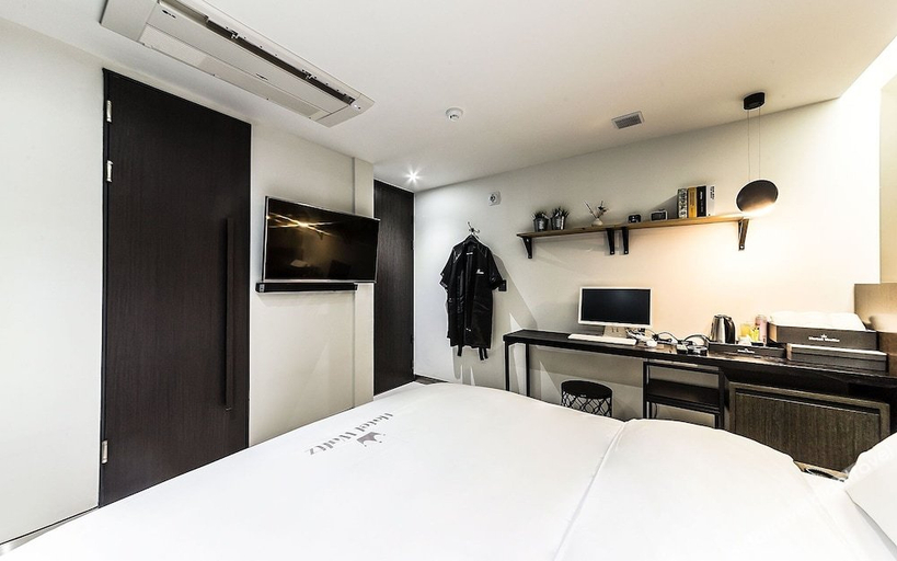 Bedroom 2, Nonhyeon Waltz, Gangnam