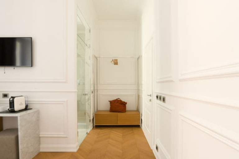 Others 5, Via Chiodo Luxury Rooms, La Spezia