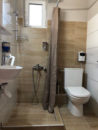 Others 3, Lemon Tree Suites Near ATH Airport, Attica
