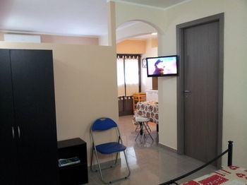Others 5, B&B Jamba, Sassari