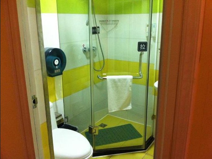 Bathroom 3, 7 Days Inn Beijing Film Academy Mudanyuan Metro Station, Beijing