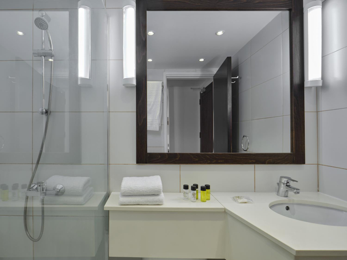 Bathroom 5, Atlantica Callisto