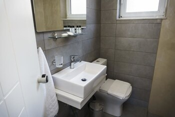 Guestroom 2, Yasmine Apartments, Crete