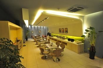 Food & Drinks