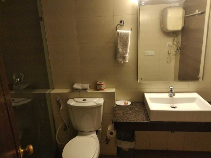 Bathroom 3, Manu Maharani Regency, Nainital