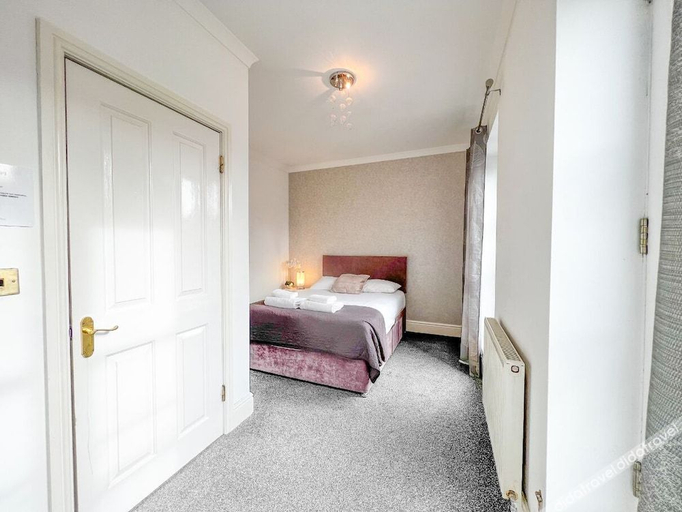 Bedroom 2, Redbourne Terrace Large Home, Lincolnshire