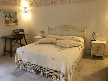 Others 4, Il Trullo di Giulietta, Bari