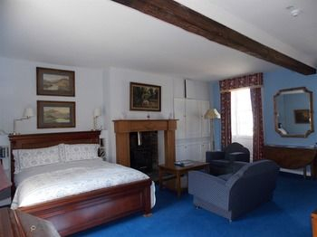 Others 3, Ash Hill B&B