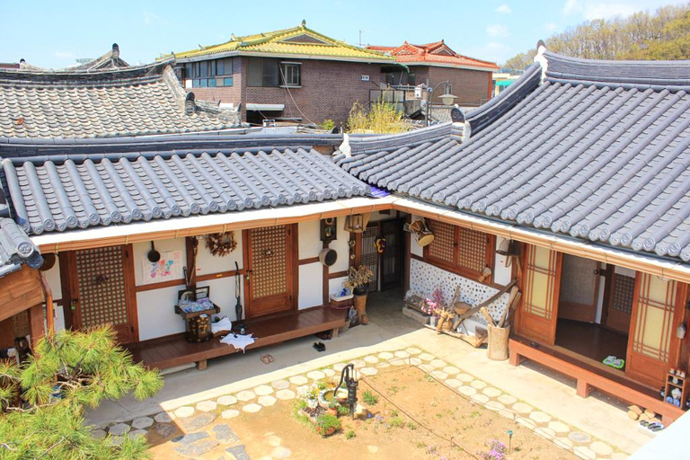 Others 2, Hanulgiwa Hanok Stay, Jeonju