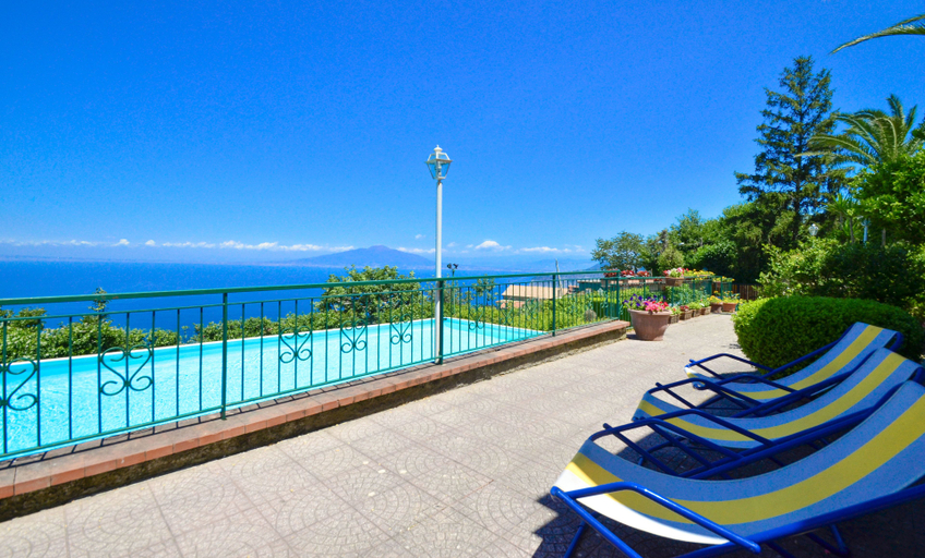 Terrace or Patio 3, Villa Luisa, Napoli