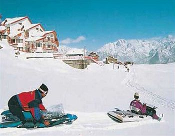 Others 5, Clifftop Club, Chamoli