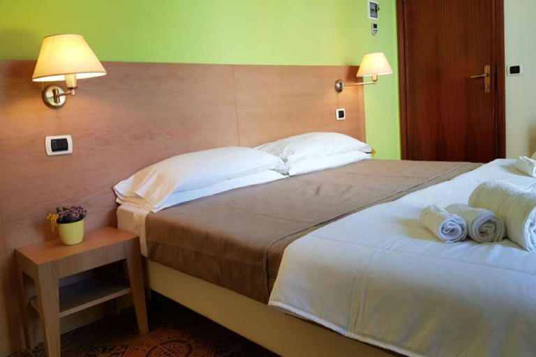 Bedroom 5, Hotel Bologna, Rimini