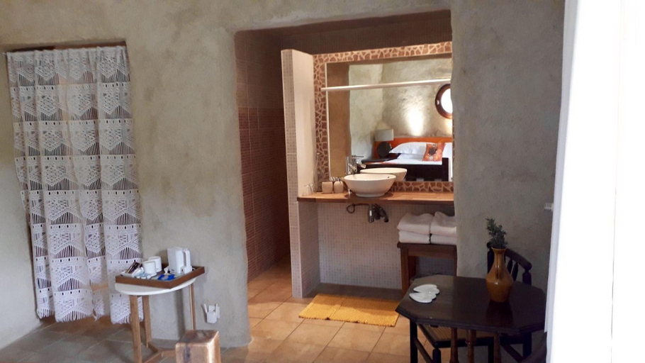 Bathroom 2, Moulin de l’Arcas, Hérault