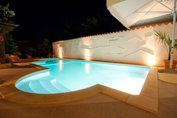 Others 5, Hotel Makin, Novigrad