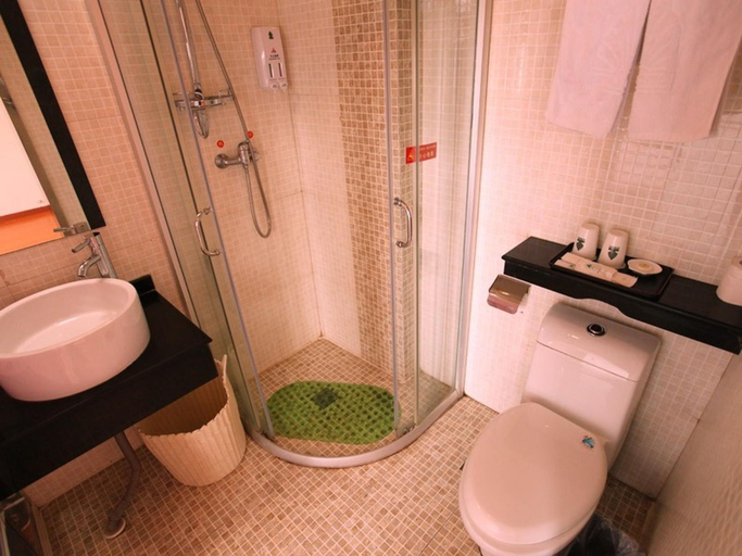 Bathroom, VX Hotel South Railway Station Guangming Road Metro Station, Nanjing
