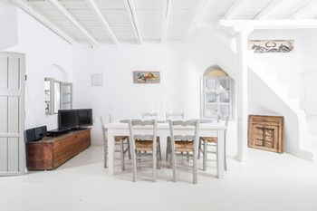 Others 5, Caldera Houses, South Aegean