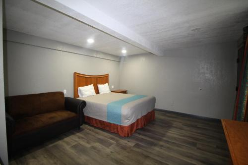 Others 5, Starlite Motel, San Bernardino