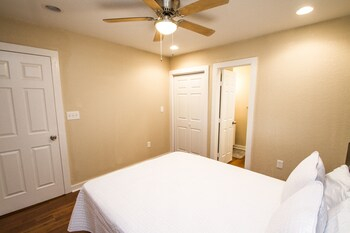 Others 4, One Bedroom Apartment Near Downtown with Sleeper, Bexar