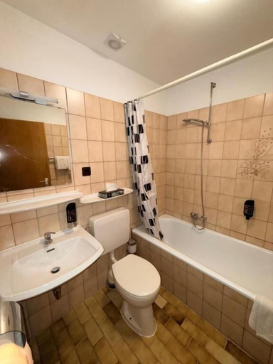 Bathroom, Yeti City Hotel Saarbrücken, Regionalverband Saarbrücken