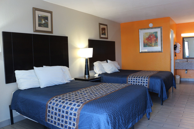 Bedroom 2, LoneStar Inn, Kerr