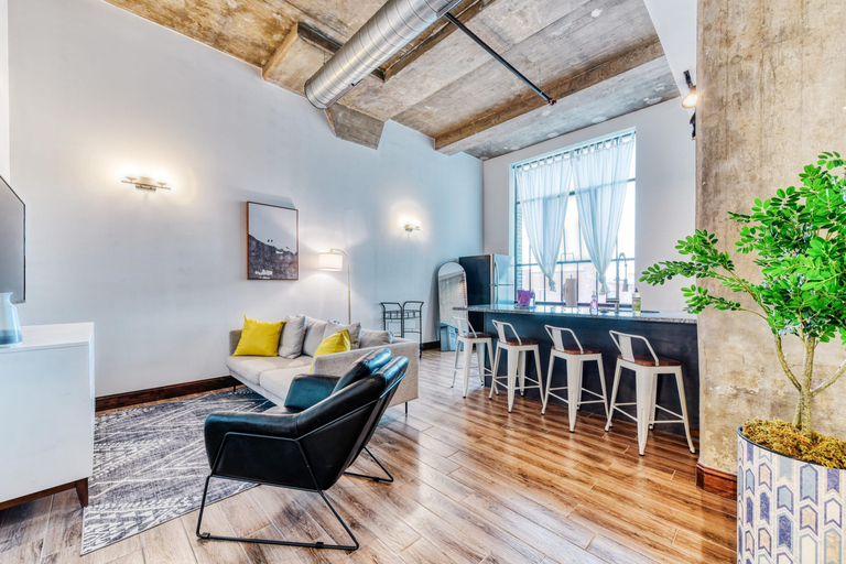 Primary image 4, Sosuite 2BR Apt w W/d, Gym, On-site Restaurant, Philadelphia