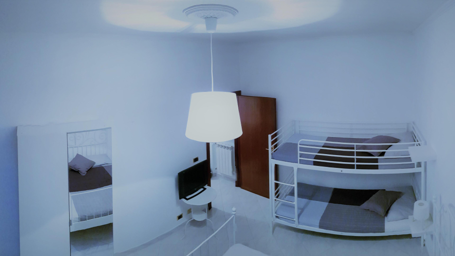 Bedroom 2, Rhome Sweet Rhome Suite, Roma
