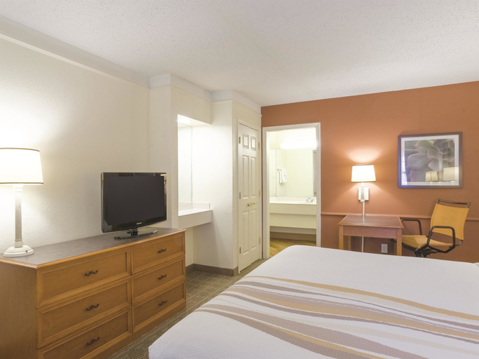 Bedroom 3, La Quinta Inn by Wyndham Denver Cherry Creek, Denver