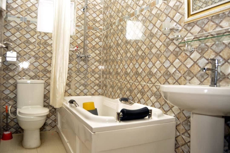 Bathroom, Grand Valley Hotel, AbujaMun