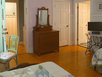 Guestroom 5, Miami River Inn, Miami-Dade