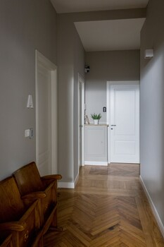 Others 3, Rapanus Suites, Torino