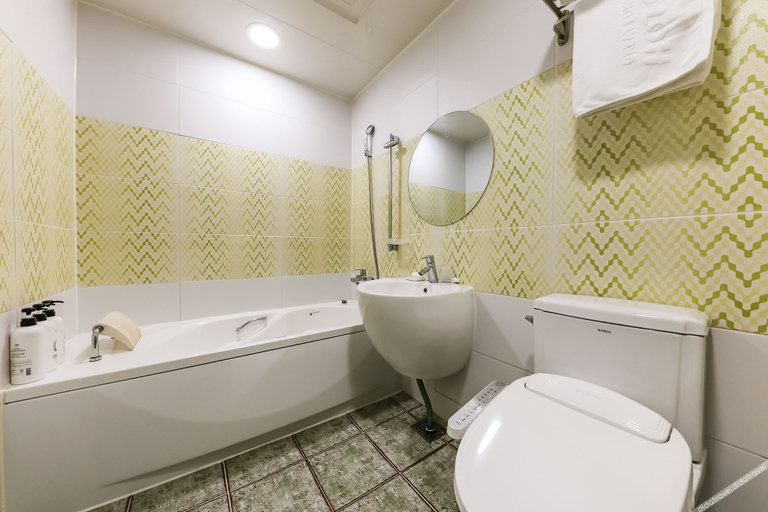 Bathroom 3, Cheongju Hotel Bus (Hotel Bus), Cheongju