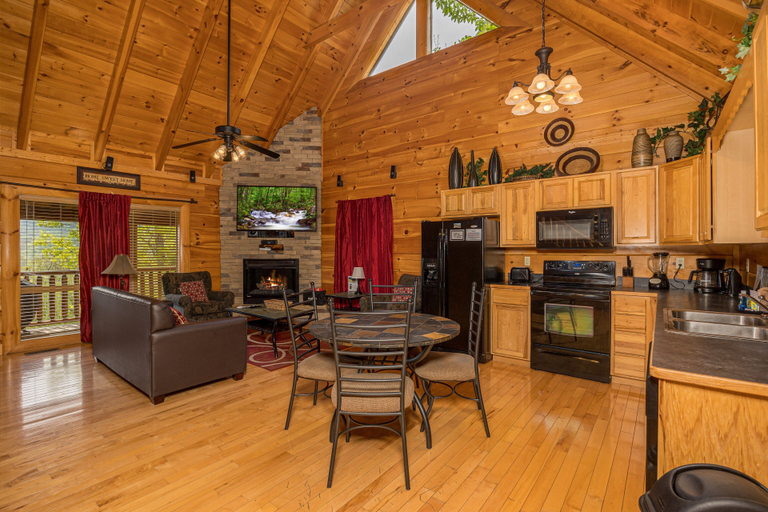 Food & Drinks 5, Sugar Shack - One Bedroom Cabin, Sevier