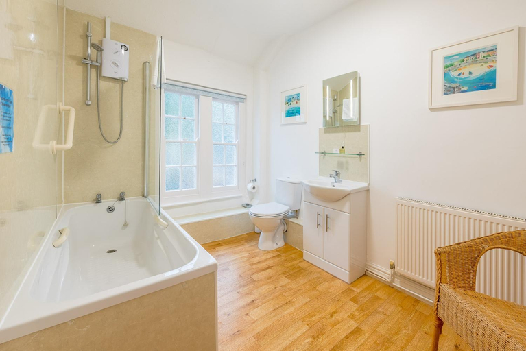 Bathroom 2, Brendon Arms, Cornwall