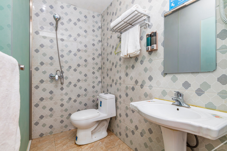 Bathroom 3, Yidongfang Inn, Chengdu