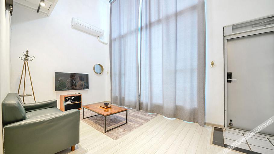 Others 5, The Keullim Onsu Pool Pension, Yeosu