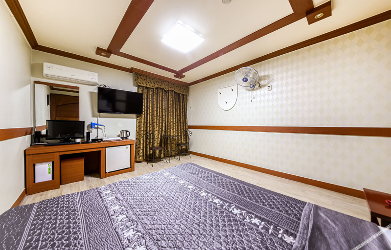 Bedroom 4, Mokpo Haevichi, Muan