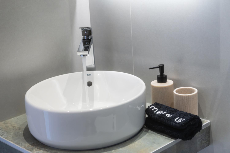 Bathroom 5, Asmira Apartments, Ionian Islands