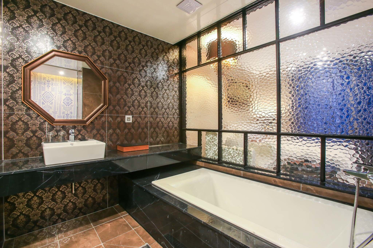Bathroom 3, Konkuk University Boutique Nine, Gwang-jin