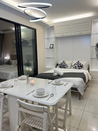 Others 5, Almas suite, Johor Bahru