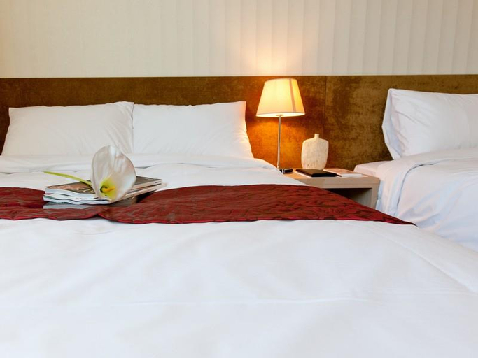 Bedroom 3, Pinehill Hotel, Seogwipo