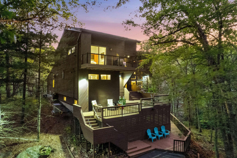 Room 1, Waterfall Views Hot Tub Game Room Dog Friendly, Pike