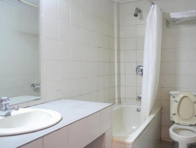Bathroom 4, Pacific Orient Hotel, Miri
