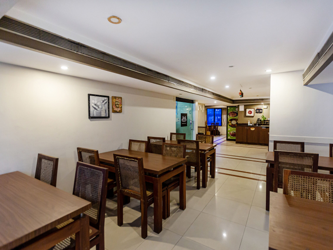 Food & Drinks 5, Treebo Time Square Marine Drive, Ernakulam