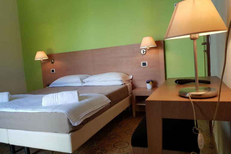 Bedroom 4, Hotel Bologna, Rimini