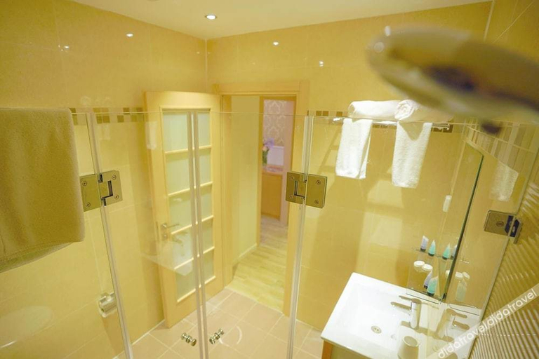 Bathroom 3, Sergei Palace Hotel, Jerusalem