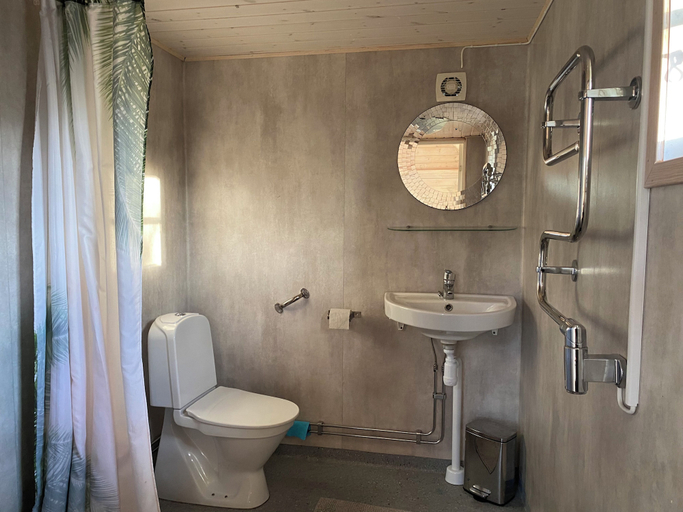 Bathroom 4, Kappelshamns Veranda, Gotland