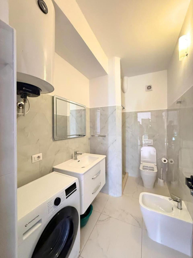 Bathroom 3, Villa Joli - Spacious Houses with Yard & Parking in Central Vlore, Vlorës