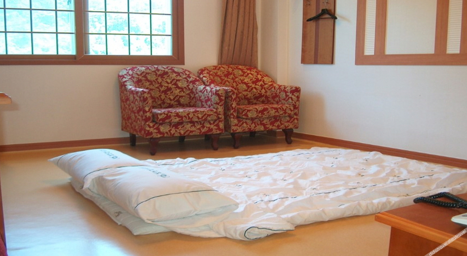 Bedroom 2, Hadong Autumn Hotel, Hadong