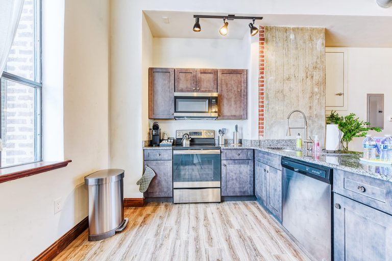 Exterior 3, Sosuite 2BR Apt w W/d, Gym, On-site Restaurant, Philadelphia