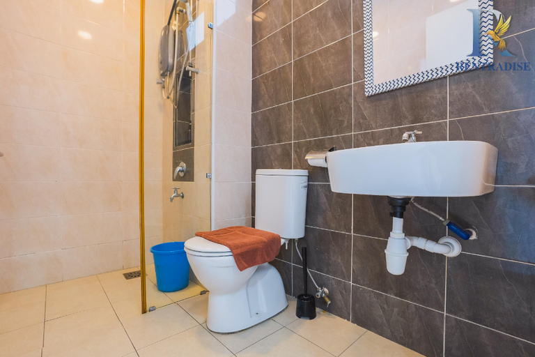 Bathroom 4, Frida Suite ✨【Paradigm Mall 🛍️🛒Platino】by RR JBcity, Johor Bahru